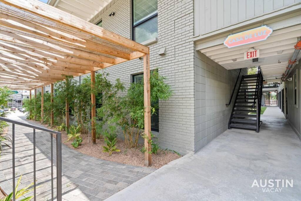 Prime Atx Location Steps To Coffee, Eats And More Austin Exterior foto