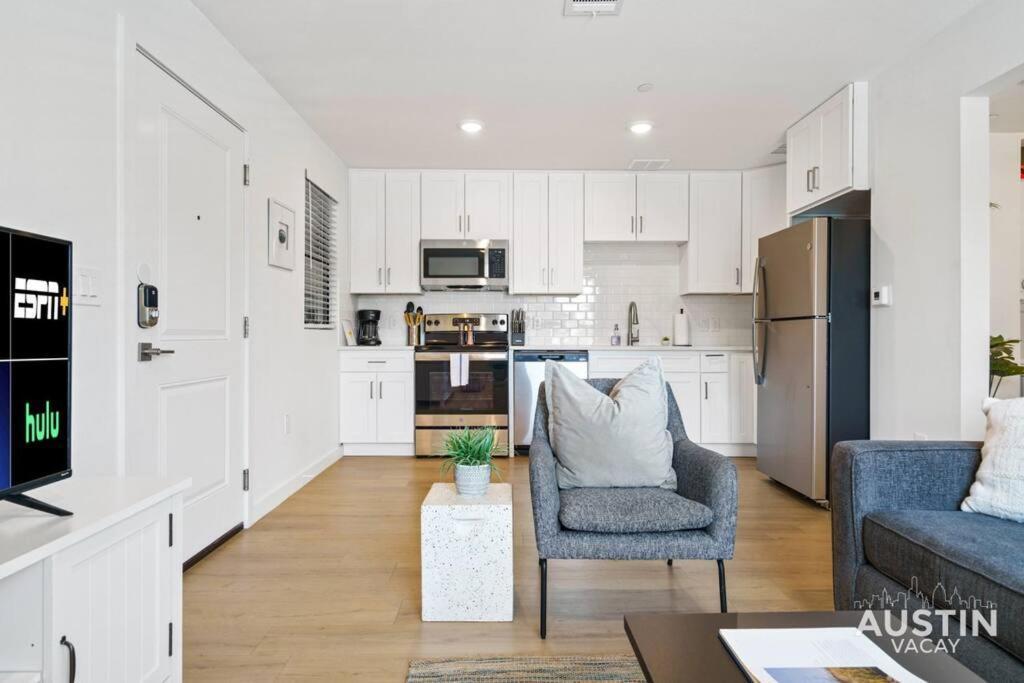 Prime Atx Location Steps To Coffee, Eats And More Austin Exterior foto